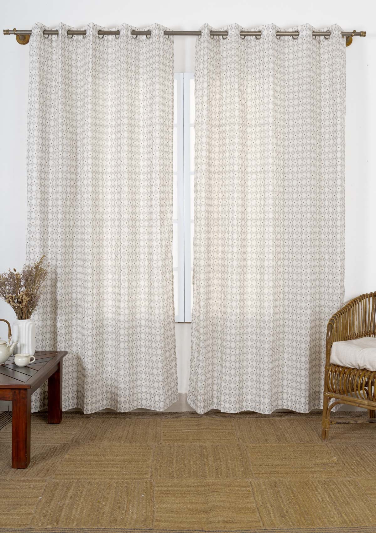 Mirage geometric printed 100% cotton sheer curtain for living room - Light filtering - Grey - Single Panel
