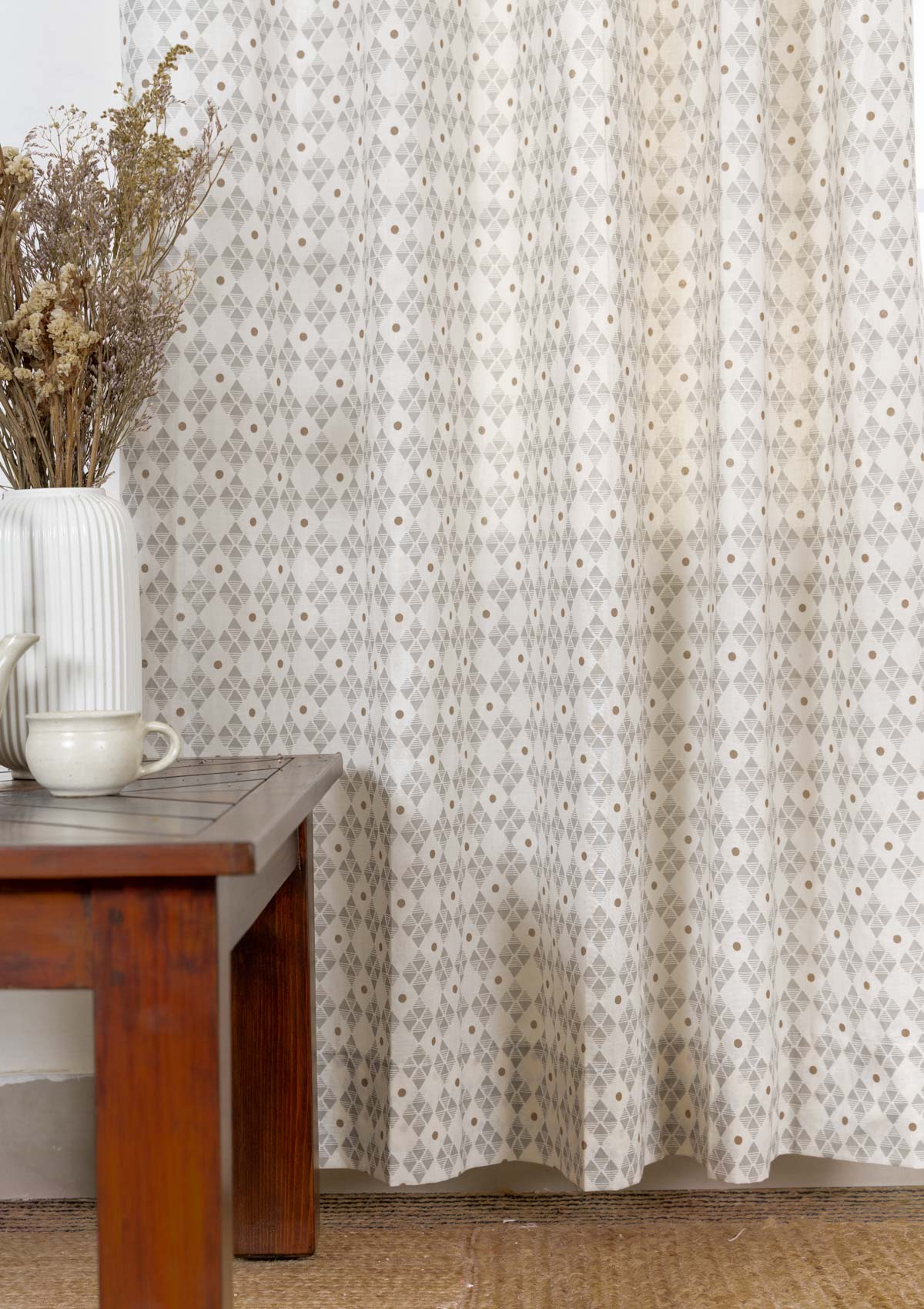 Mirage geometric printed 100% cotton sheer curtain for living room - Light filtering - Grey - Single Panel