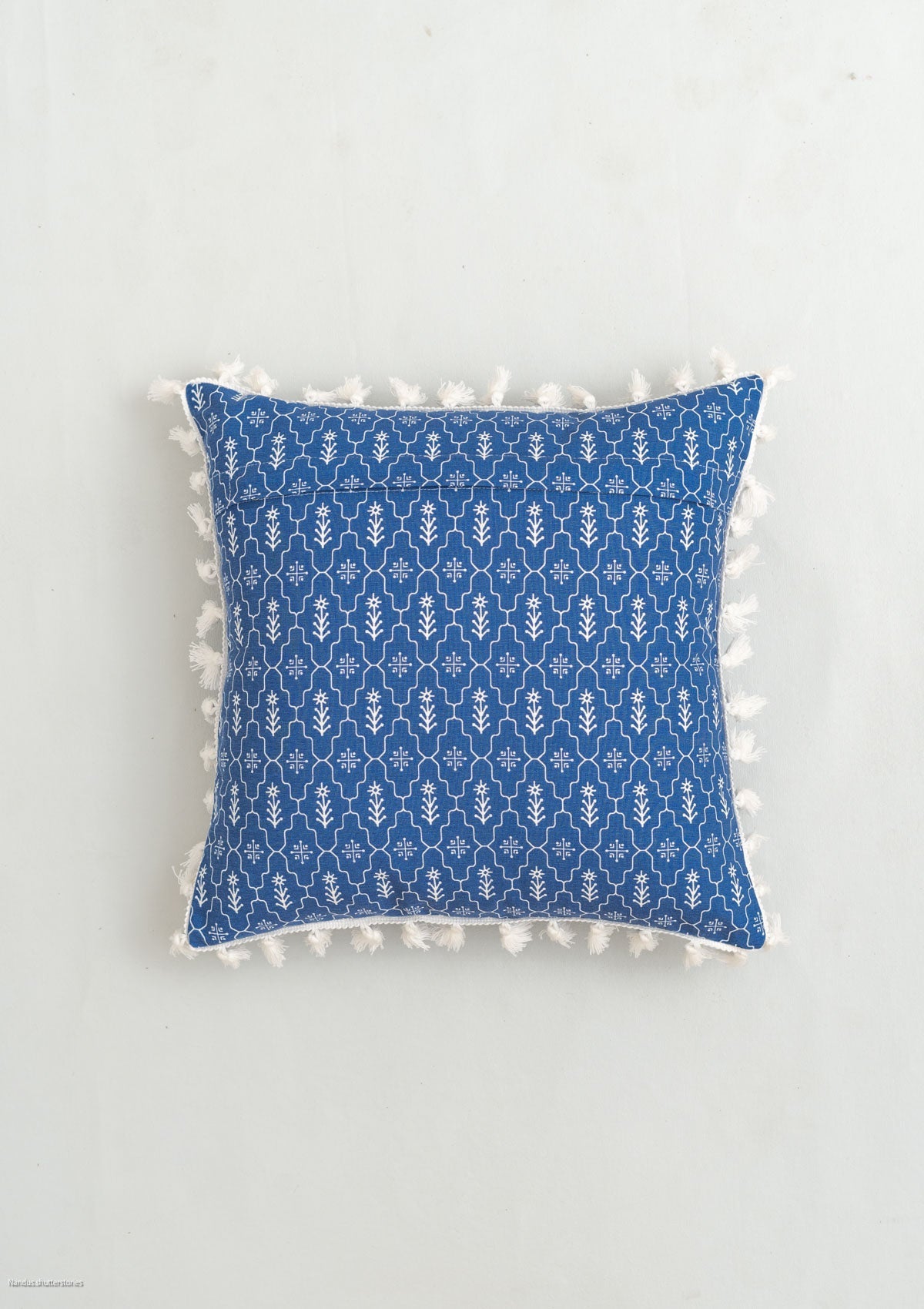 Meadows 100% cotton geometric cushion cover for sofa - Indigo - With tassel