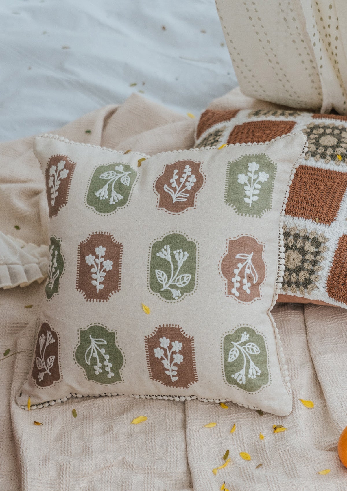 dyed-floral-motif-100-cotton-cushion-cover-for-sofa-green-and-rust