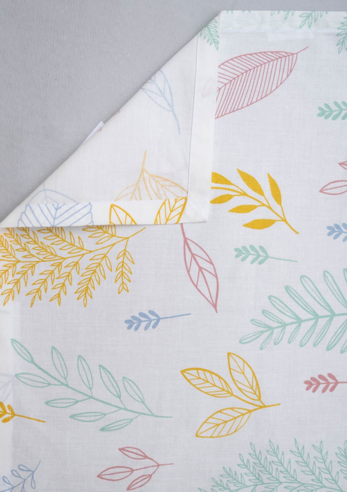 Rustling Leaves in Many Hues 100% cotton Flat sheet with pillow covers - Multicolor