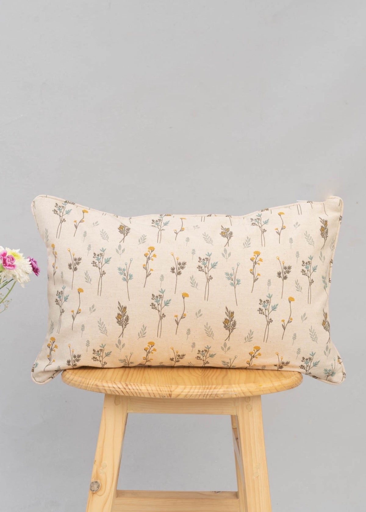 Blooming Meadows 100% cotton floral cushion cover for sofa - Beige