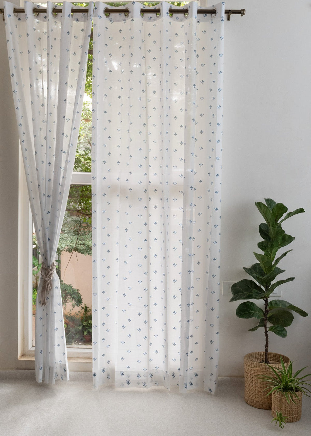 Aniseed floral printed 100% cotton sheer curtain for living room - Light filtering - Single panel - Nile Blue, Indigo