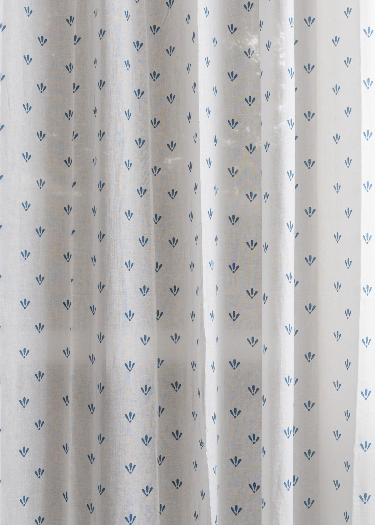 Aniseed floral printed 100% cotton sheer curtain for living room - Light filtering - Single panel - Nile Blue, Indigo