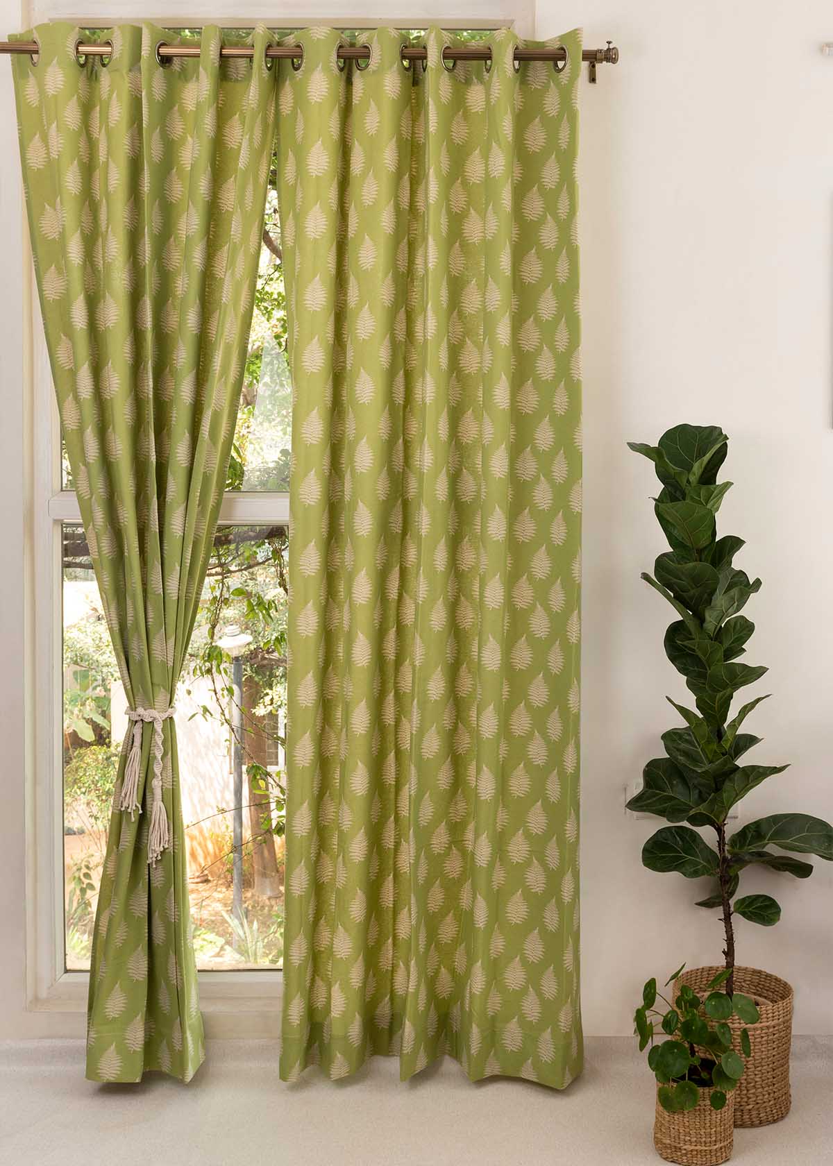 Ferns 100% Customizable Cotton floral curtain for living room - Room darkening - Green