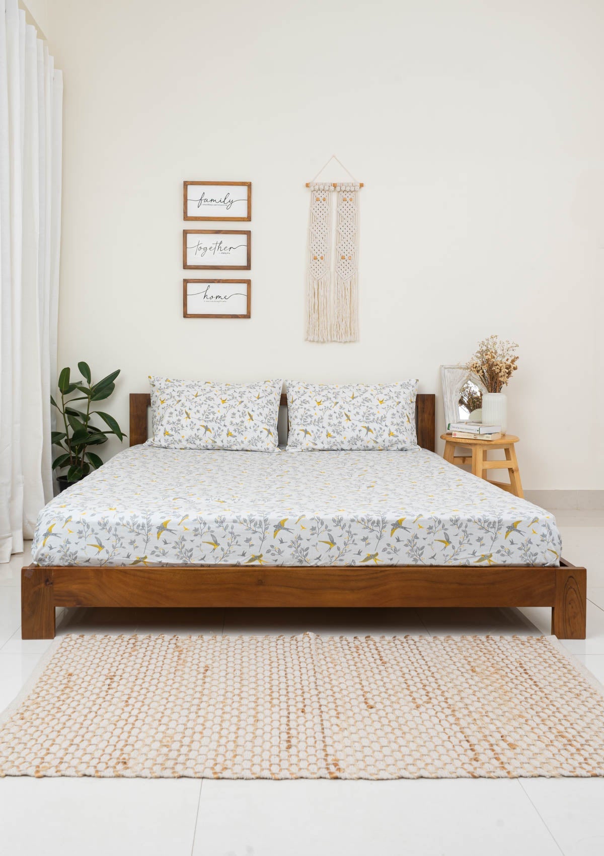 Fluttering Swallows floral prints 100% cotton Flat sheet with pillow covers