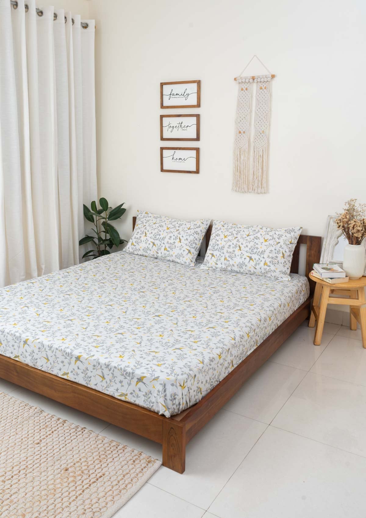 Fluttering Swallows floral prints 100% cotton Flat sheet with pillow covers