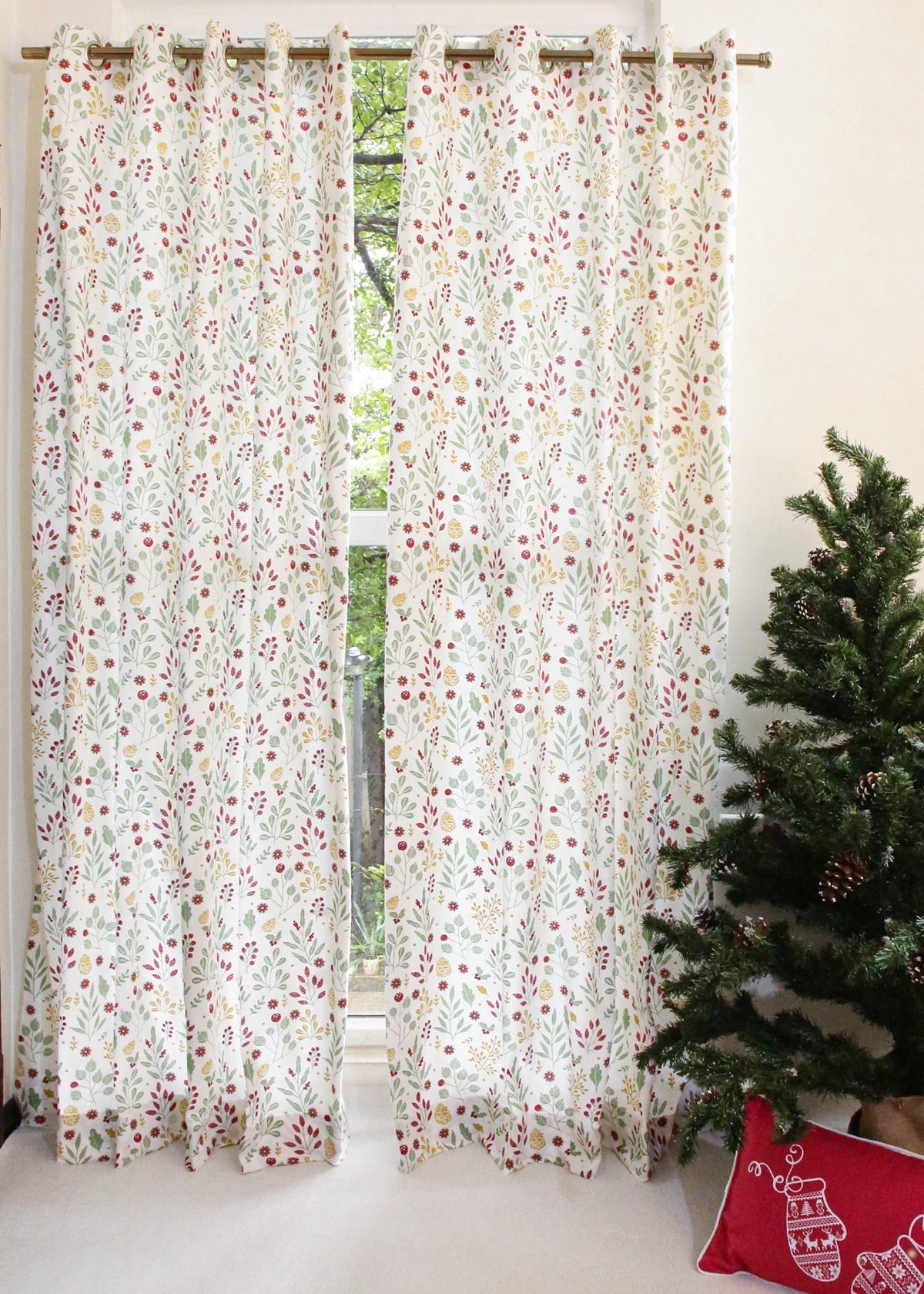 Foraged Berries 100% cotton floral curtain for living room - Room darkening - Multicolor - Pack of 1