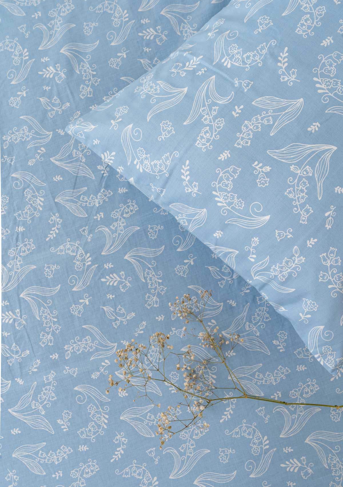 Lilles of Valley floral prints 100% cotton Fitted sheet 16 inch drop with pillow covers - Powder Blue