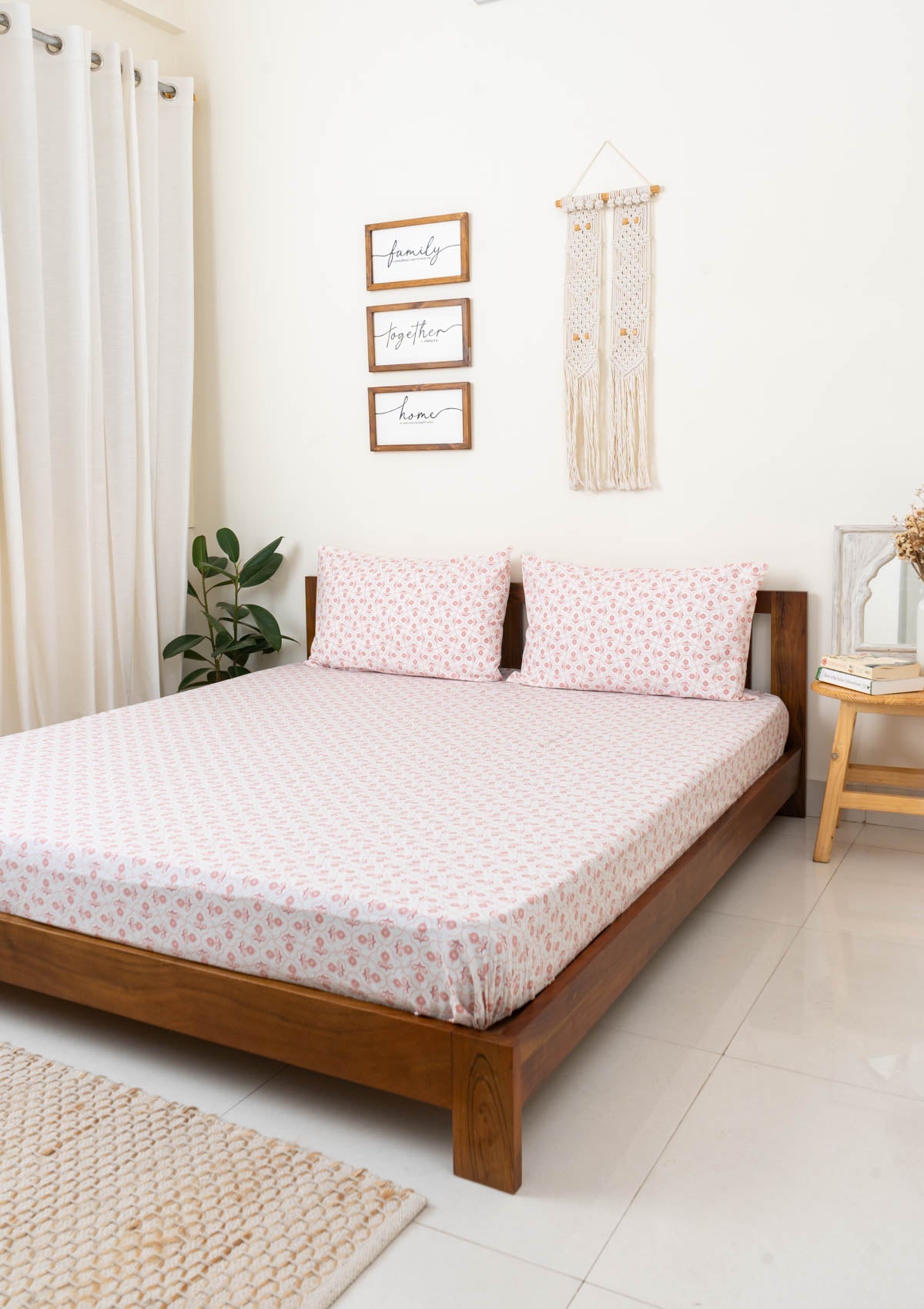 Moroccon printed 100% cotton Flat sheet with pillow covers - Blush