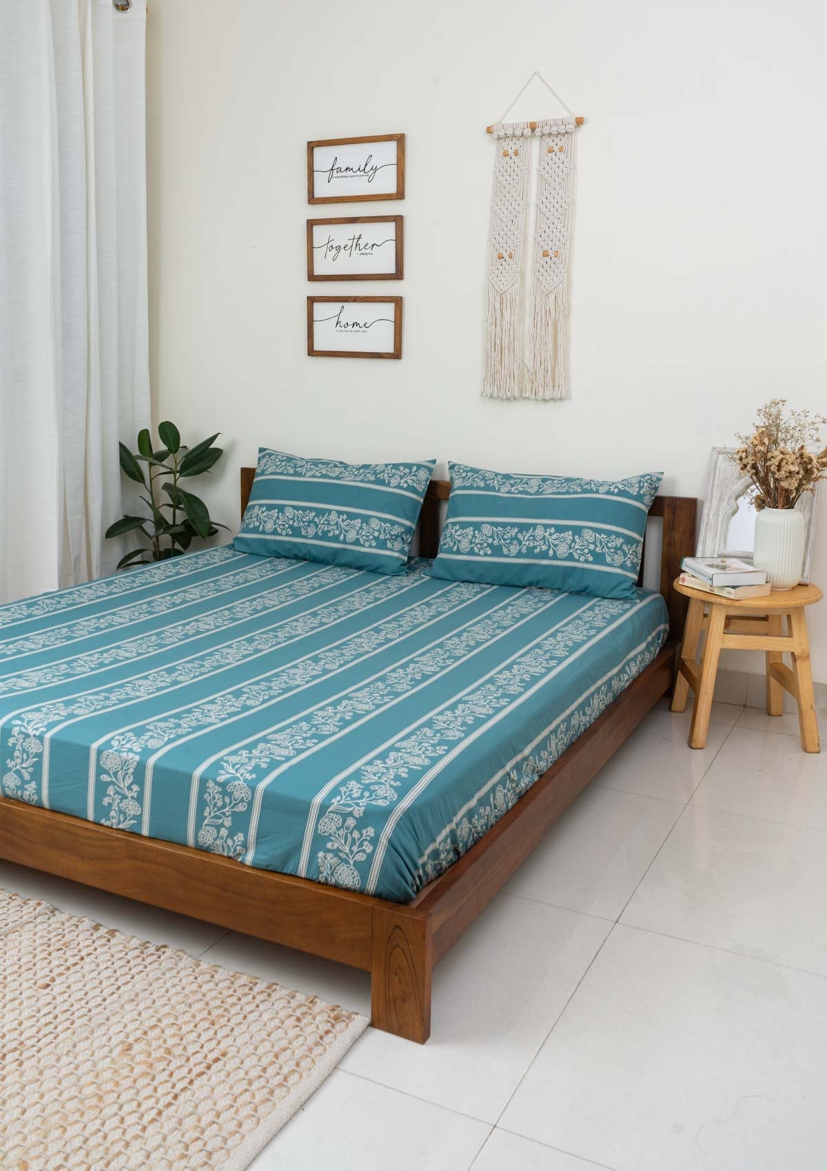 Regal Affair floral design printed 100% cotton Flat sheet with pillow covers - Turquoise