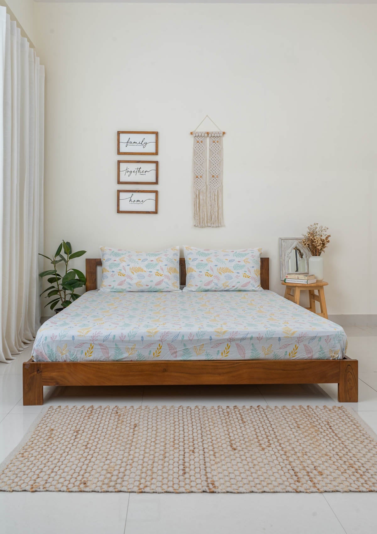 Rustling Leaves in Many Hues 100% cotton Flat sheet with pillow covers - Multicolor