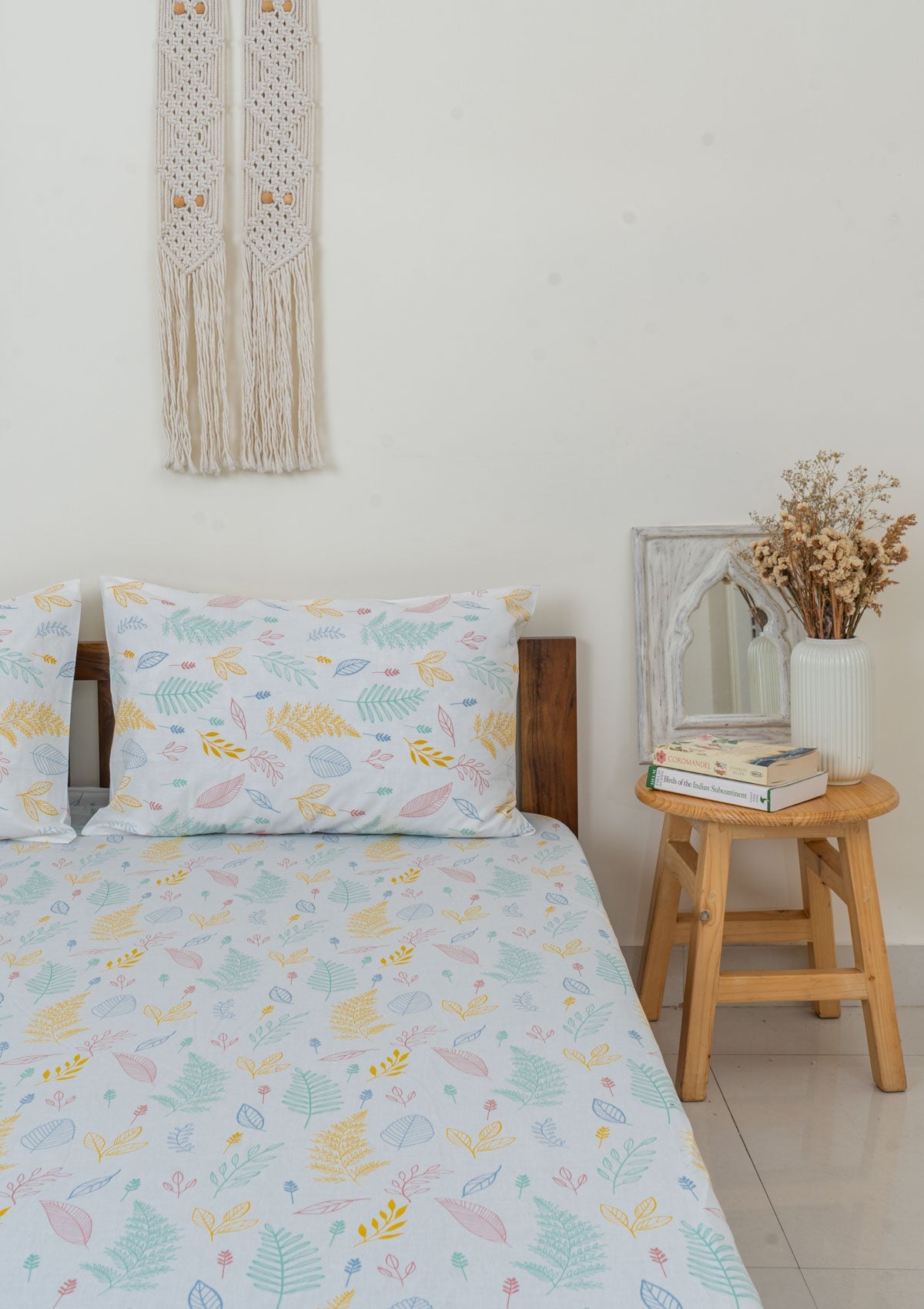Rustling Leaves in Many Hues 100% cotton Flat sheet with pillow covers - Multicolor