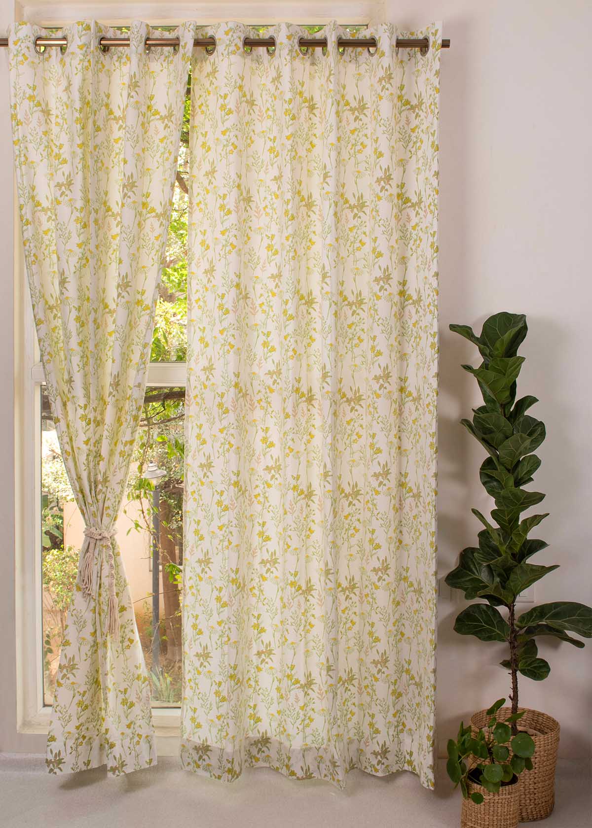 Tulip Garden floral printed 100% cotton curtain for kids room, living room & bed room - Room darkening - Single Panel