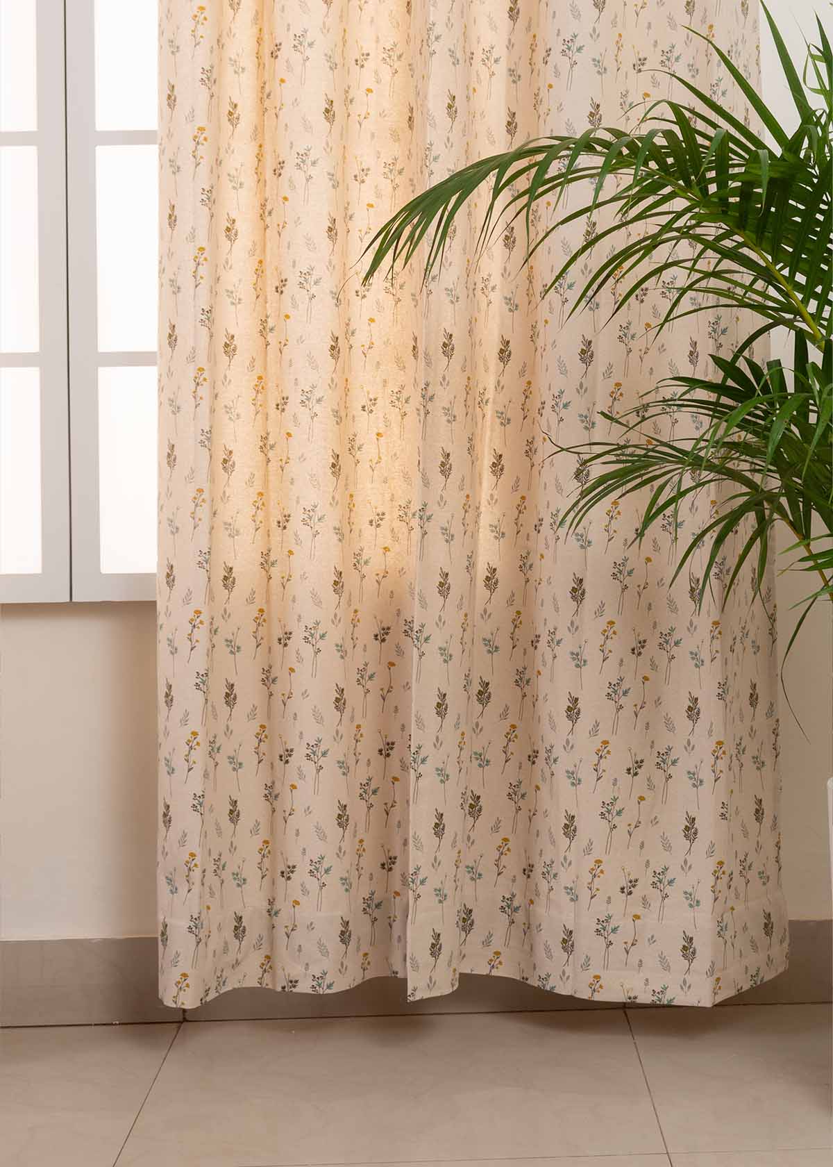 Blooming Meadows floral prints 100% cotton curtain for living room - Room darkening - Beige - Single Panel