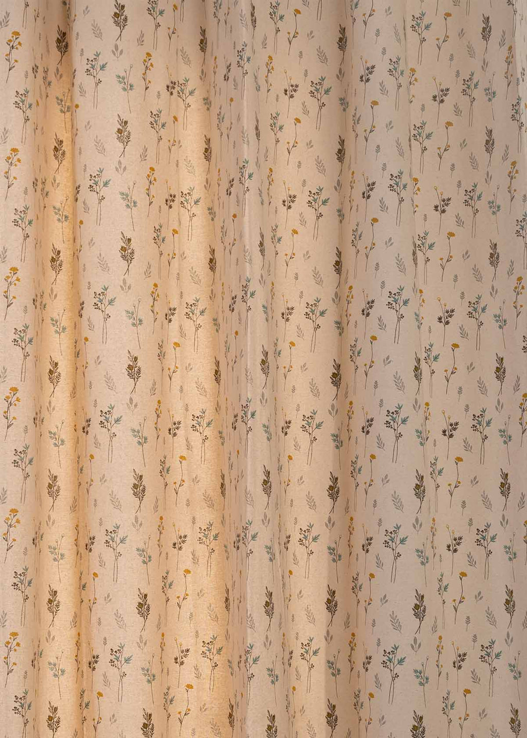Blooming Meadows floral prints 100% cotton curtain for living room - Room darkening - Beige - Single Panel