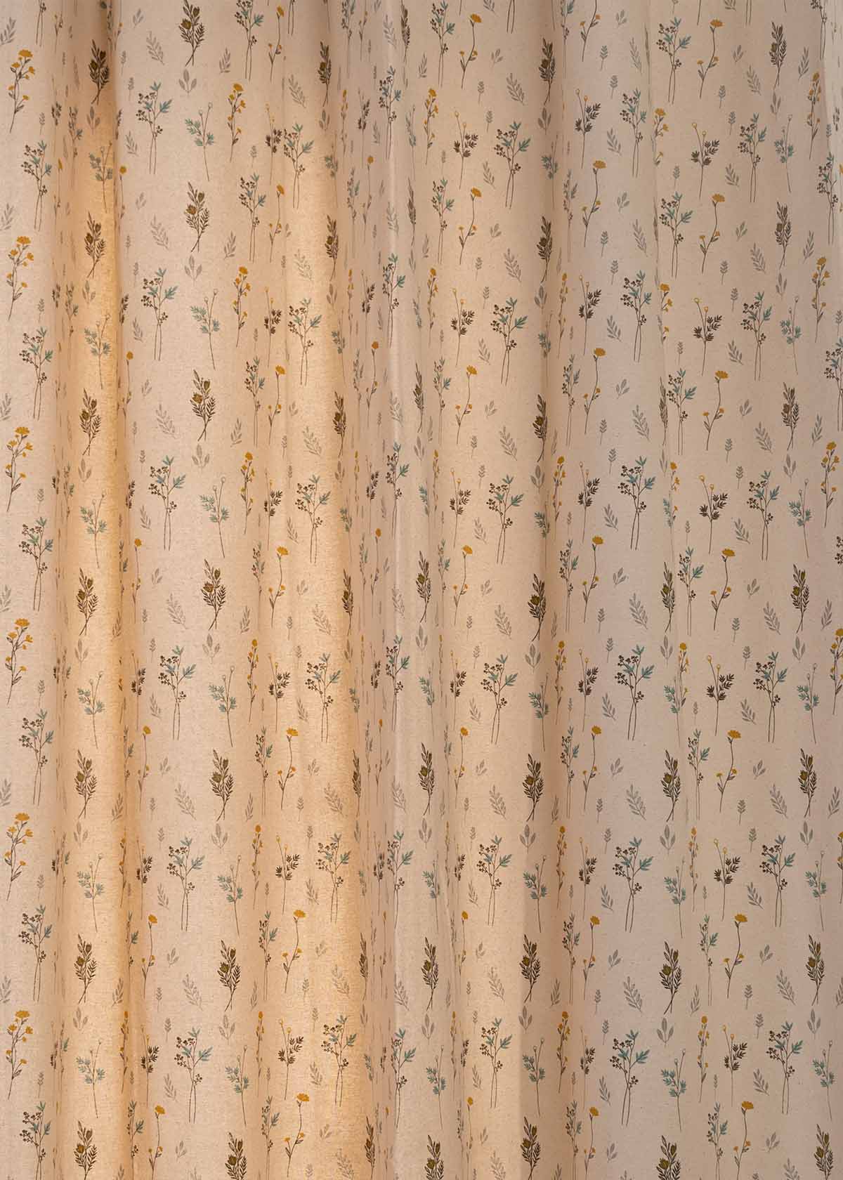 Blooming Meadows 100% cotton floral curtain for living room - Room darkening - Beige - Pack of 1