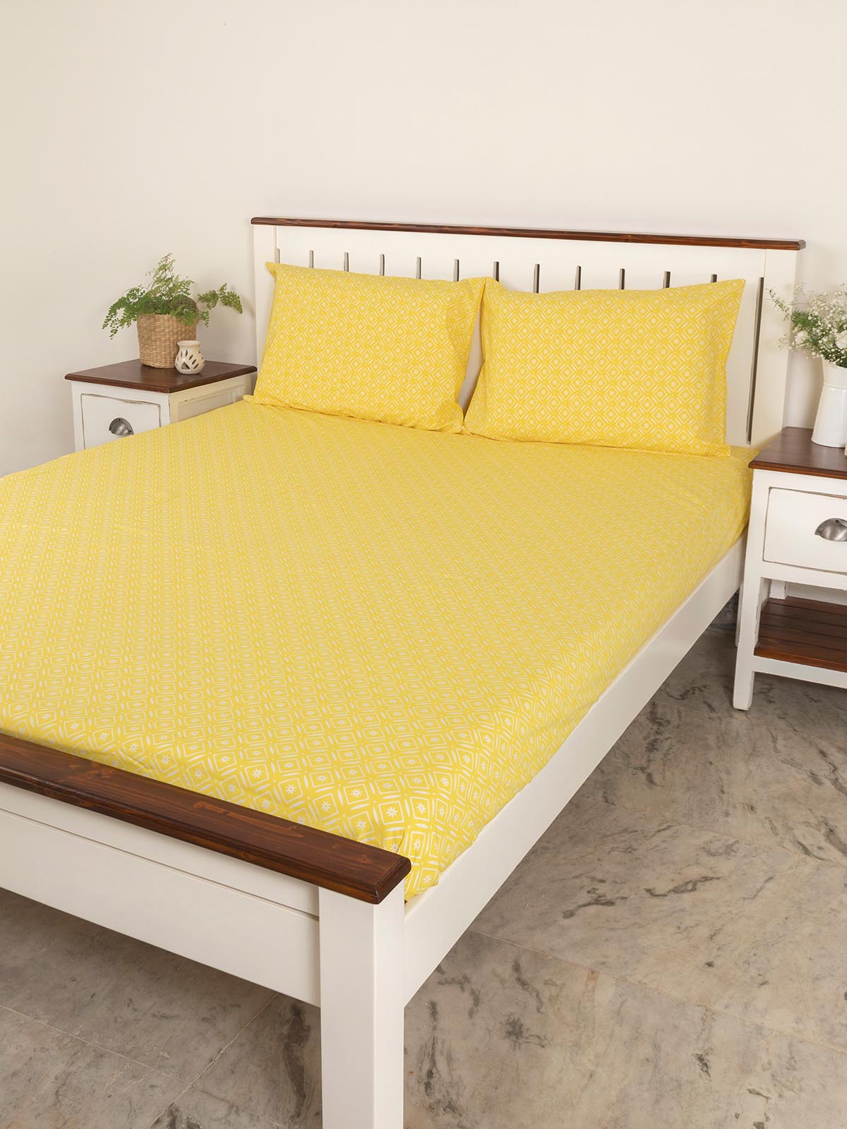 Daisy Fields minimal Printed 100% Cotton Flat Sheet with pillow covers - Yellow
