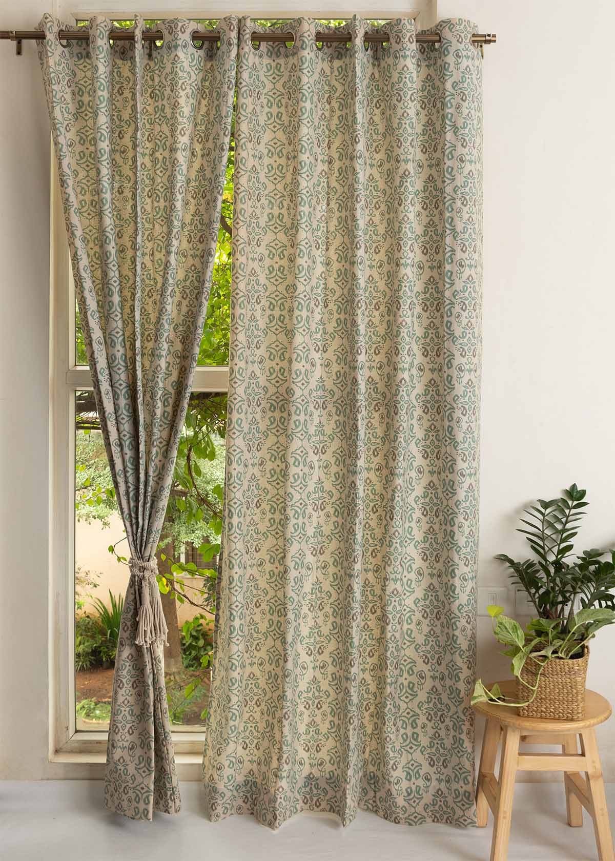 Spice Route geometric printed 100% cotton curtain for bed room - Room darkening - Multicolor - Single Panel