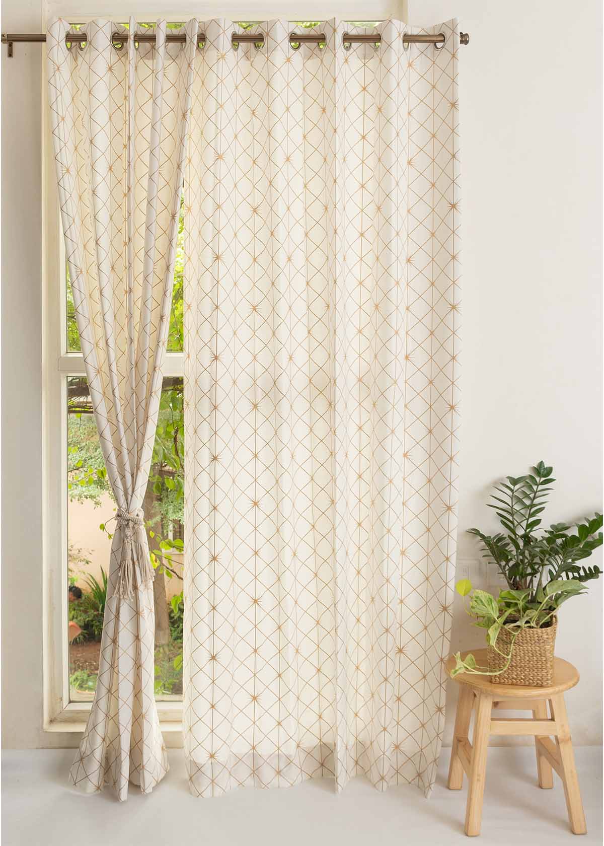 Stardust floral Printed 100% cotton curtain for Living room & bed room - Room darkening - Single Panel